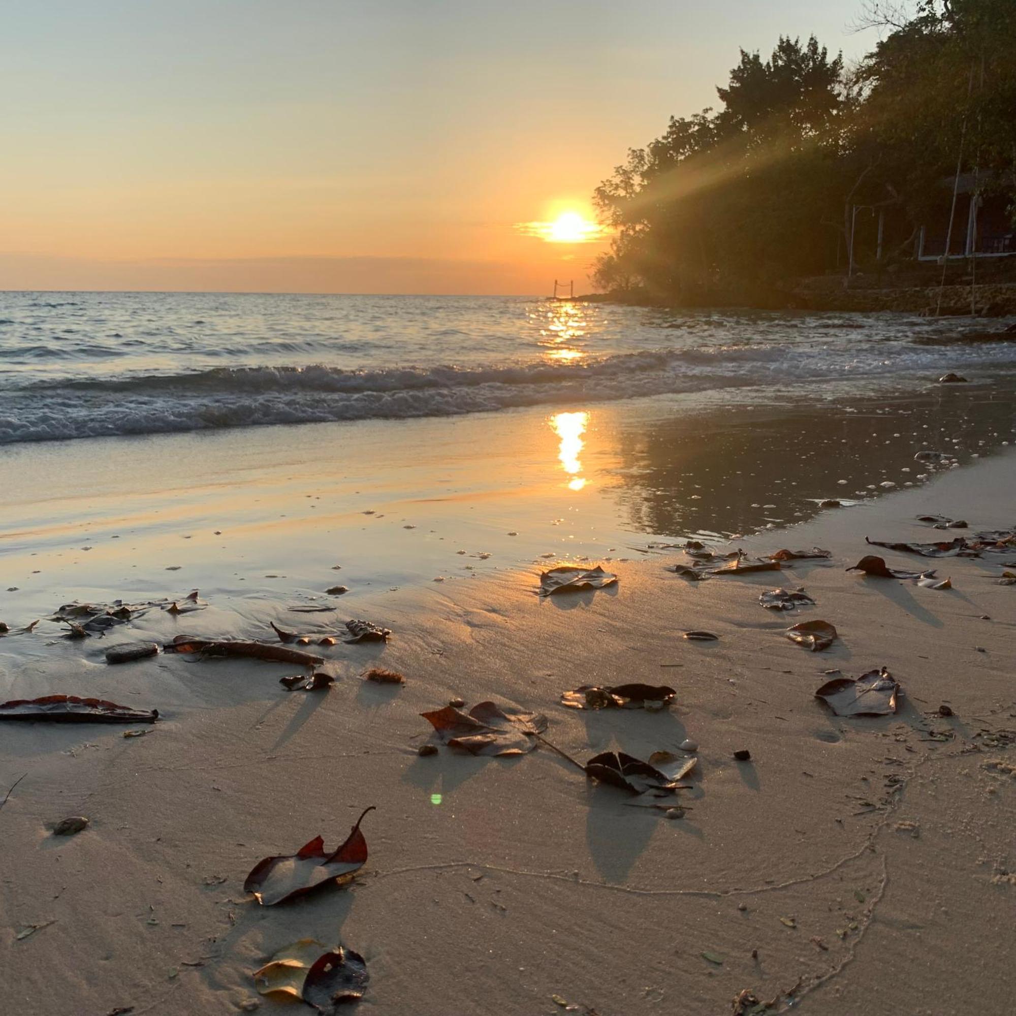 ลุงดำฮัทบีช Hotel Koh Samet Ngoại thất bức ảnh